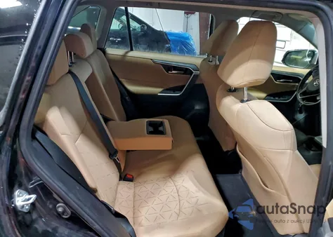 2021 Toyota Rav4 Xle from USA, damaged, VIN JTMRWRFV7MD132216